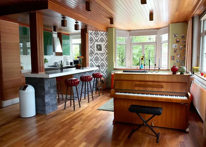 Retro Luxury Apartment